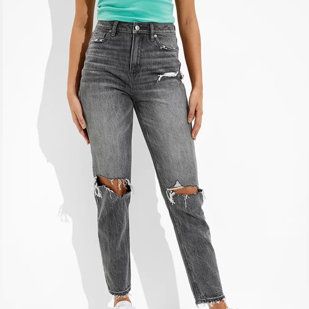 American Eagle AE Ripped Black Wash Distressed Mom Jean | 24” Waist (000)